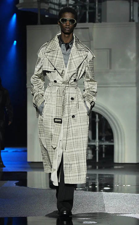 أسبوع لندن للموضة: الأسلوب اللندني في مجموعة Burberry